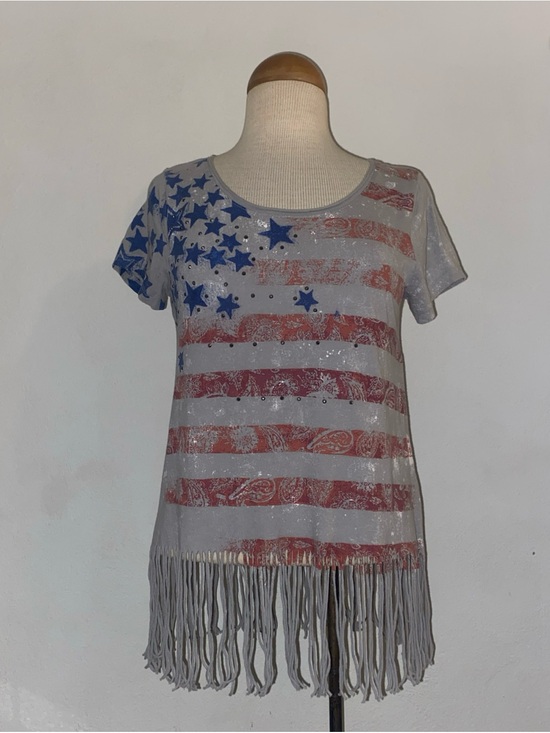 Rock & Republic Tops - Rock & Republic Light Gray Tee with Black Label 4th of July